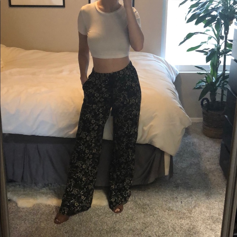 Wide leg printed pant with tassle drawstring